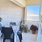 Maria\'S Urban Seaview Apartments
